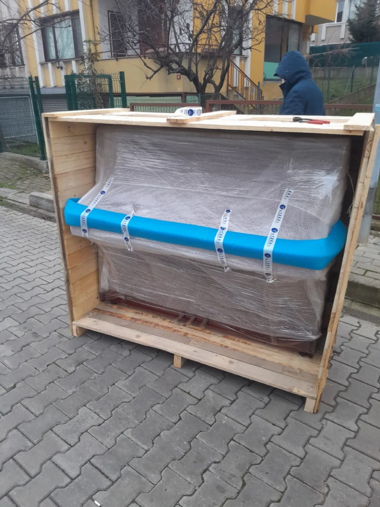 İstanbul piyano taşıma ambalajlama hizmeti özel koruma ile güvenli piyano paketleme işlemi
