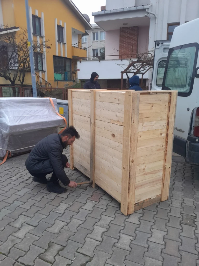 İstanbul piyano taşıma hizmeti profesyonel ekip ile güvenli ve hızlı piyano nakliye işlemi