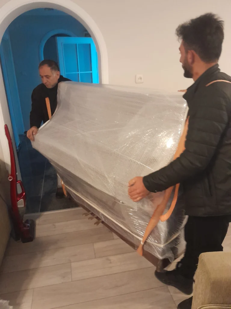 İstanbul piyano taşıma hizmeti profesyonel ekip ile güvenli ve hızlı piyano nakliye işlemi
